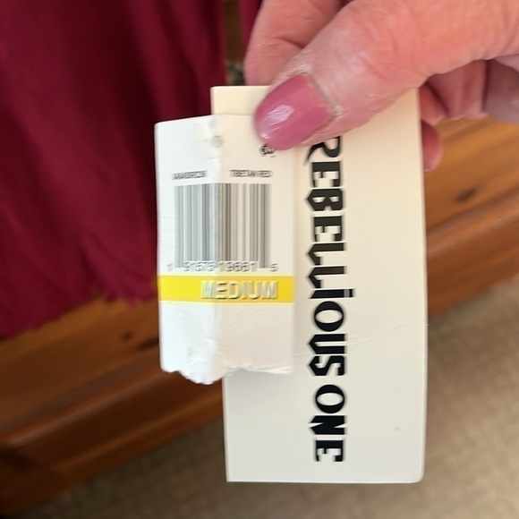 NWT Rebellious One Maroon Long Sleeve Mock Neck Top Size Medium - Picture 4 of 9